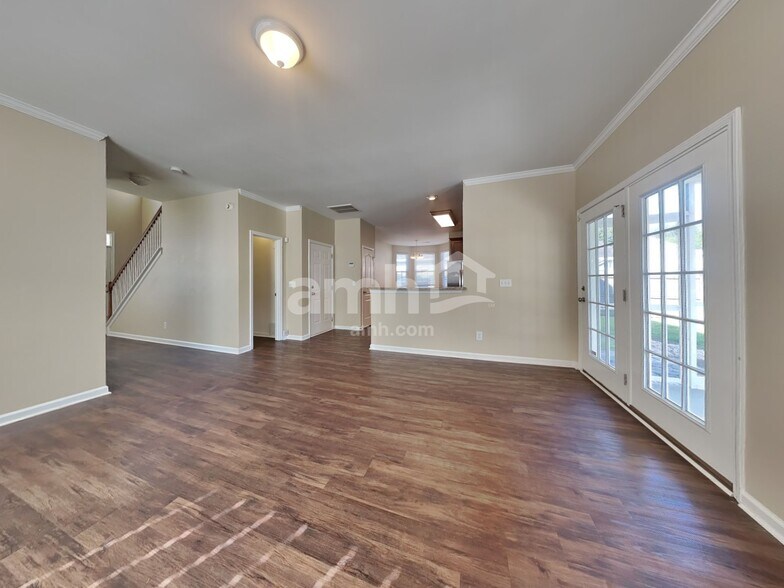 Building Photo - 104 Brick Greens Ct