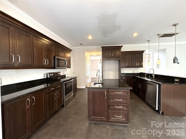 Building Photo - 14504 John Beck Dr