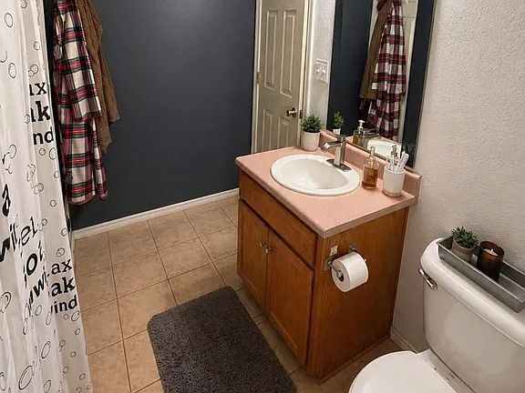 Building Photo - "Charming 3-Bed Oasis with 2 Baths in Los Lunas – 1216 Sq Ft of Cozy Living!"