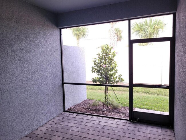 Building Photo - 8117 Shr Lk Dr