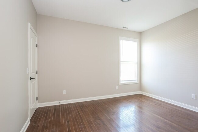 Building Photo - 7172 Serenoa Dr