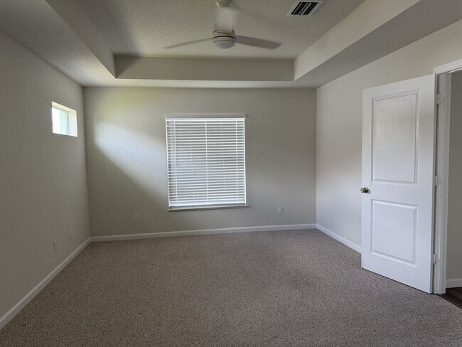 Building Photo - 4634 SW Athena Dr