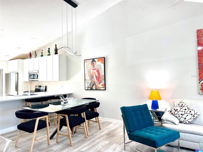 Building Photo - 5222 Myrtle Wood