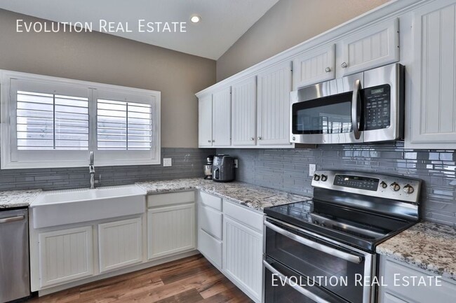 Building Photo - 1542 E Beacon Dr