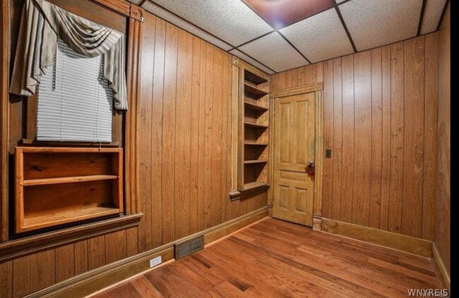 Building Photo - 421 E Utica St