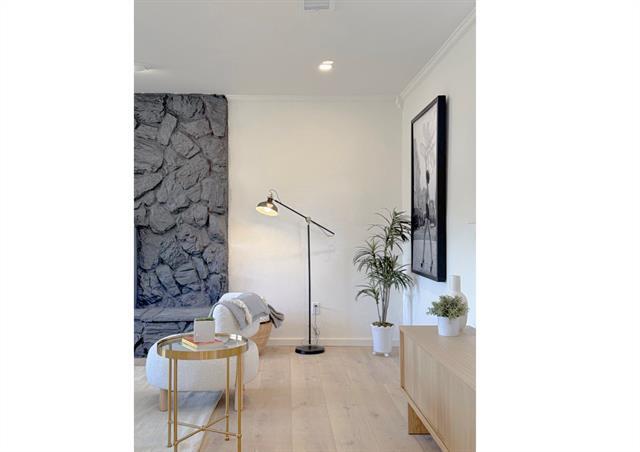 Building Photo - 312 W Little Creek Rd