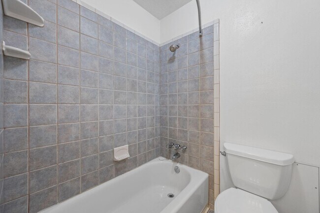 Building Photo - 19907 Lions Gate Dr