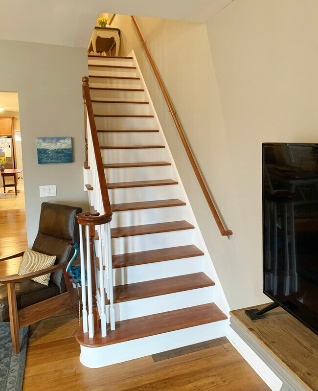 Building Photo - 74 Peters Pl