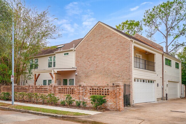 Building Photo - 1037 Town Pl St