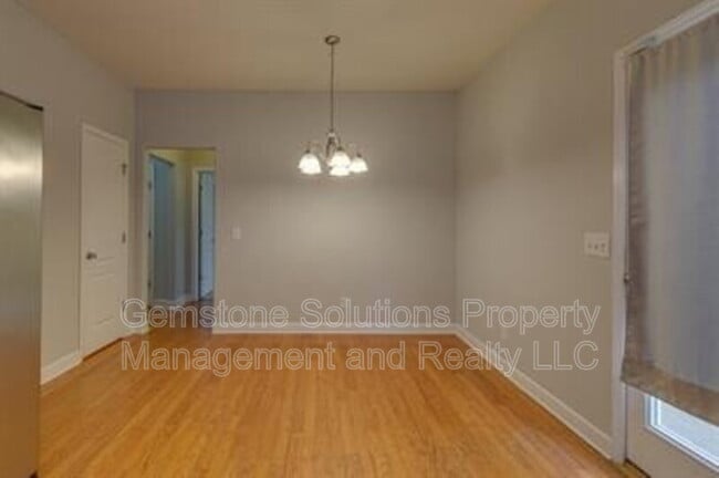 Building Photo - 6017 Chickadee Cir