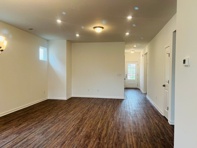 Building Photo - McKeesport Subdivision - Shelbyville