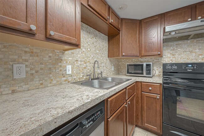 Building Photo - 3758 Tanglewilde St