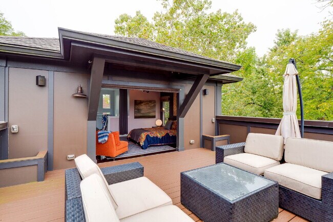 Building Photo - Luxury 12 South Brownstone with Courtyard | Rooftop Deck with Fireplace & Scenic Views | 2-Car Ga...