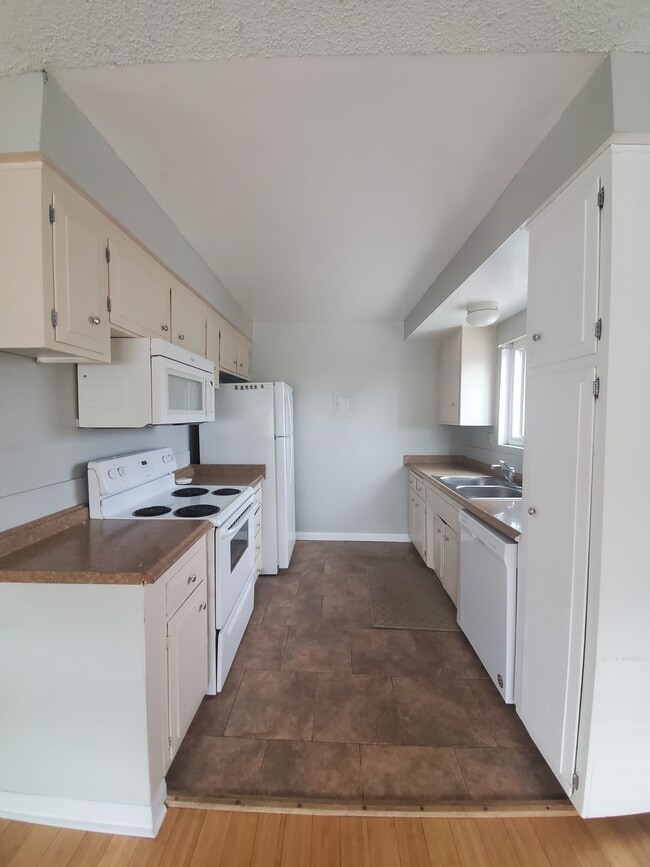 Building Photo - 1300 Agate St