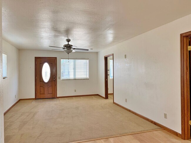 Building Photo - 1691 Albion Ct