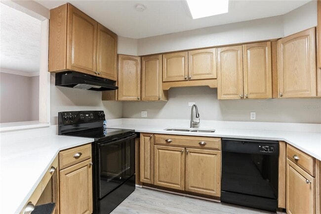 Building Photo - 911 Orangeview Dr