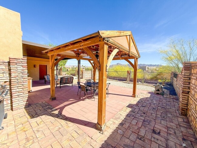 Building Photo - 13289 Onammi Ave