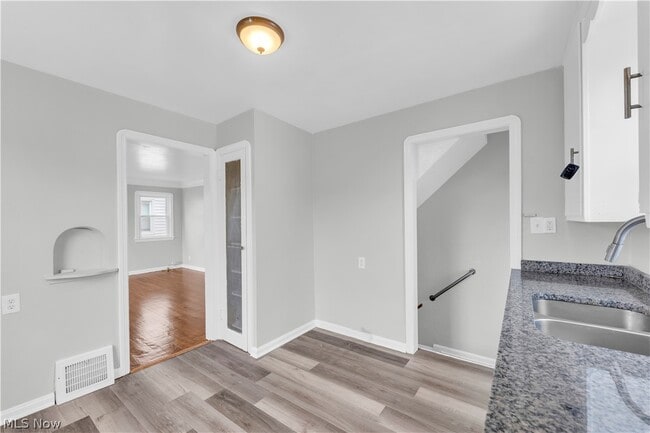 Building Photo - 20550 Wilmore Ave