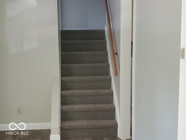 Building Photo - 372 Redbud Pl
