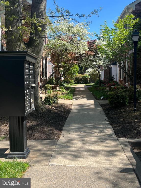 Building Photo - 2518 S Arlington Mill Dr