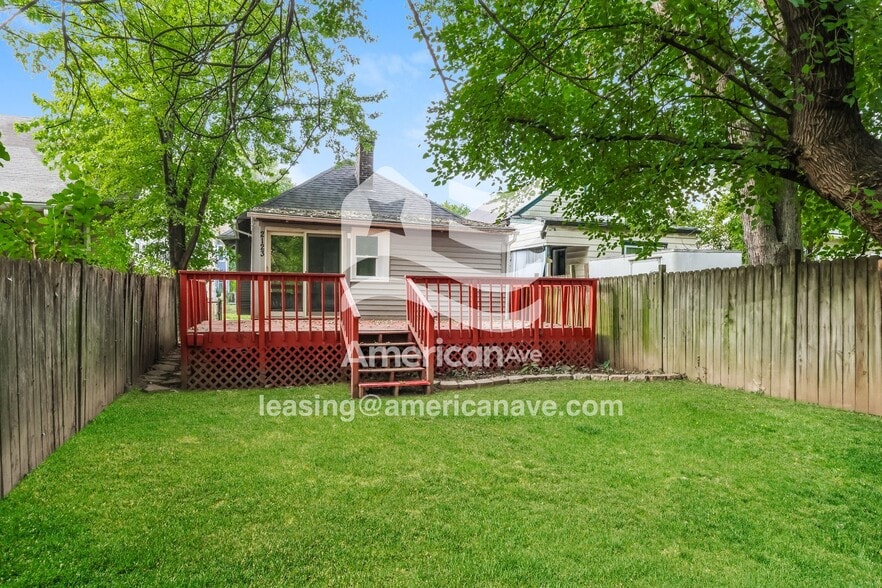 Building Photo - 2123 W Lee St