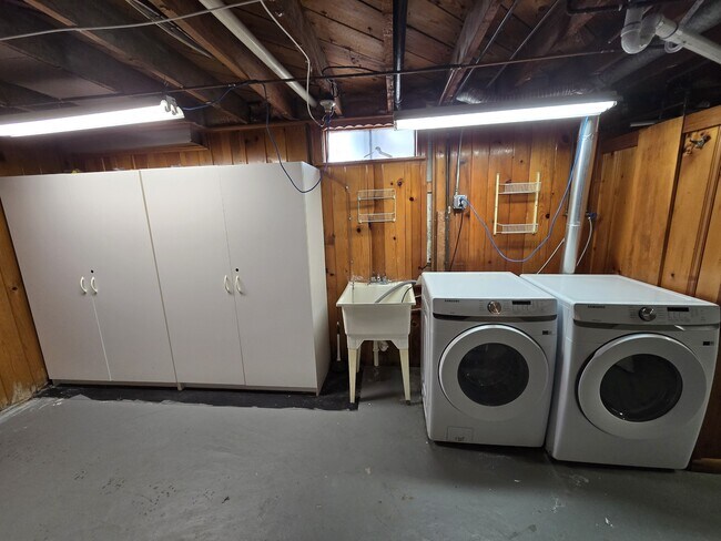 Building Photo - 532 Orwood Pl