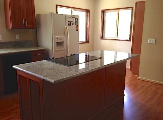Building Photo - Gorgeous Executive Kailua Home For Rent!