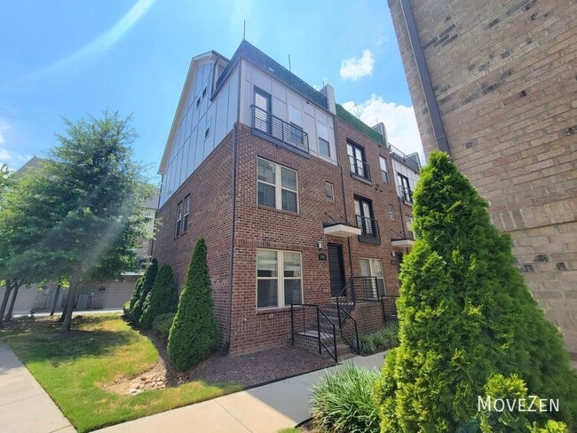 Building Photo - 15041 New Amsterdam Ln