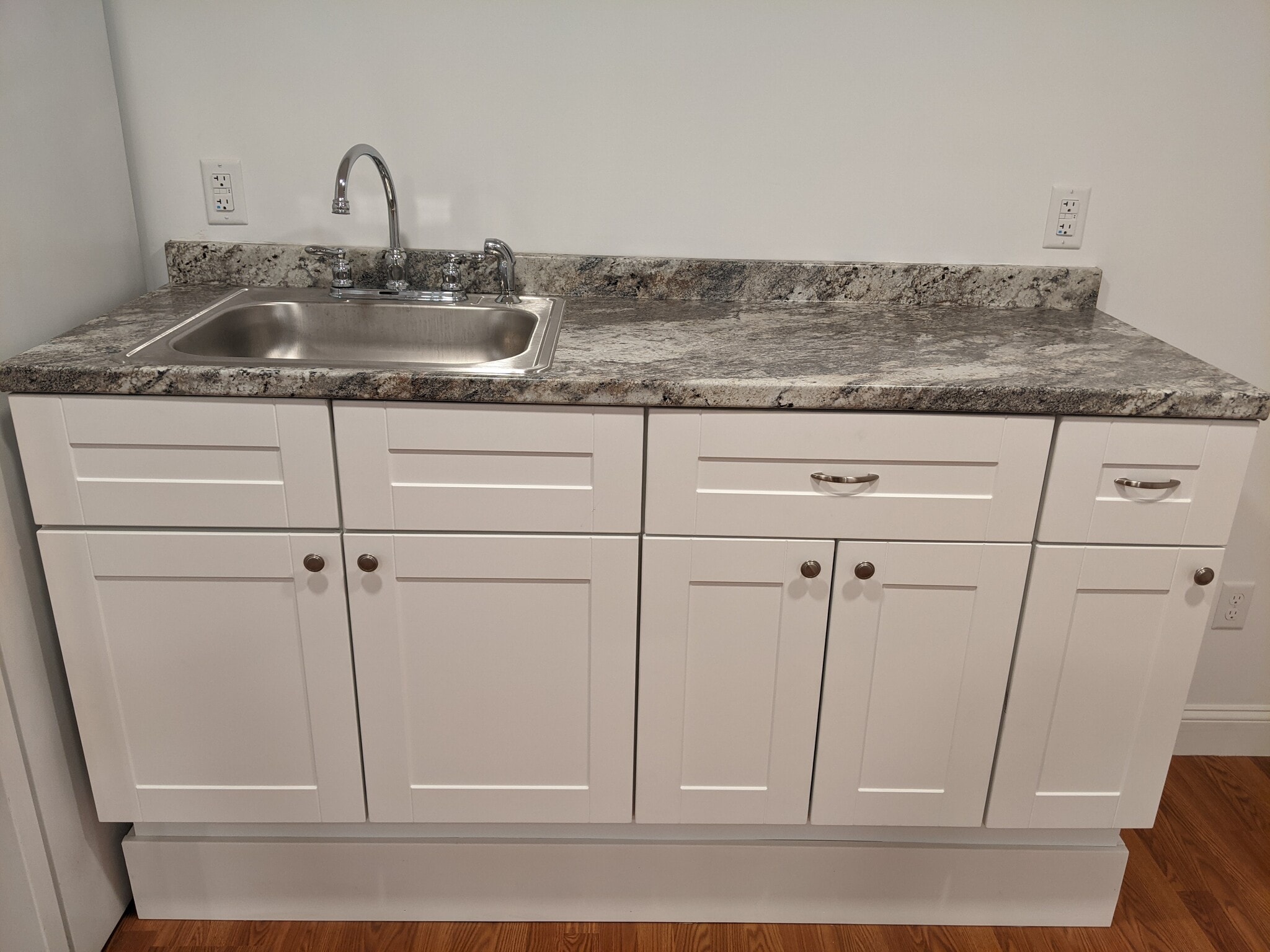 Building Photo - 639 Oakdene Ave