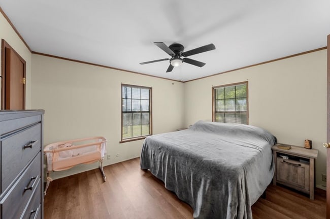 Building Photo - 305 David Davis Dr