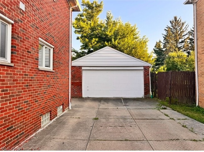 Building Photo - 2907 Snow Rd