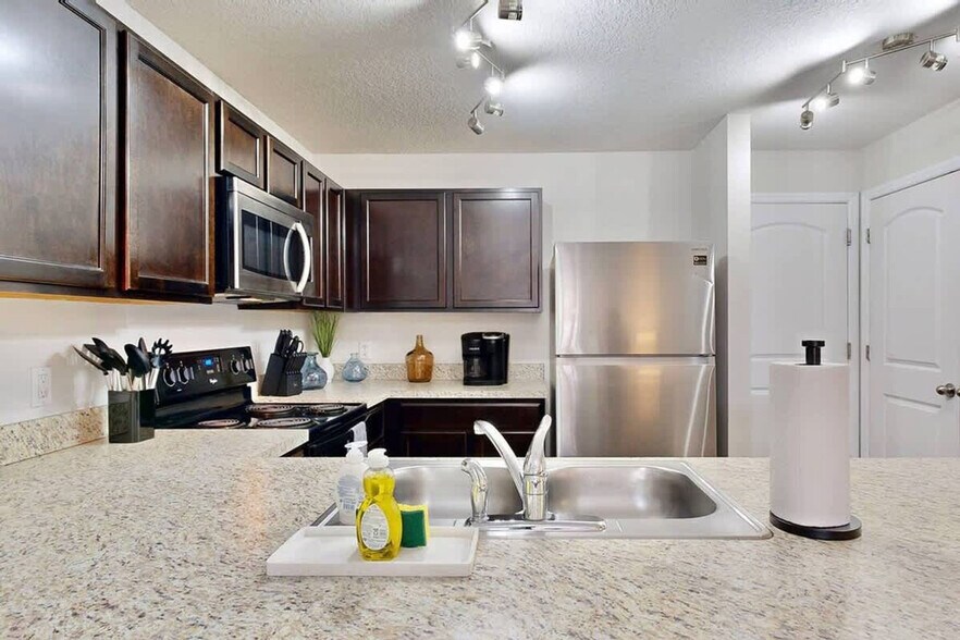 Building Photo - 6367 Enterprise Dr