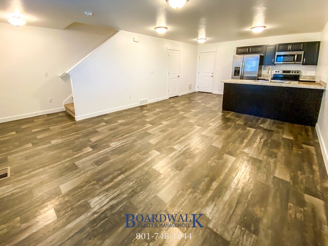 Building Photo - Beautiful 3 Bed 2 Bath Herriman Townhome!