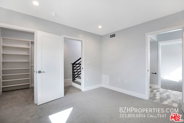 Building Photo - 6032 Romaine St