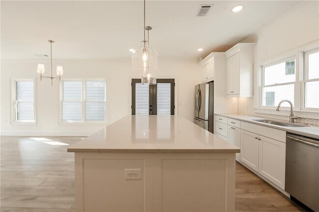 Building Photo - 3272 Stillwood Dr