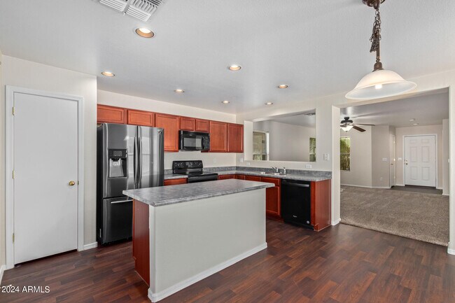 Building Photo - 17255 N 184th Dr