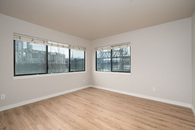 Building Photo - Modern Waterfront Living at The McCormick Pier! Call TODAY to schedule a tour! 503-664-4101