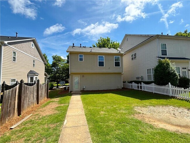 Building Photo - 7888 The Lakes Point