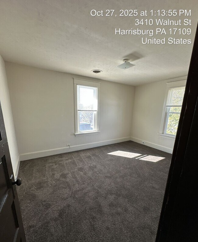 Building Photo - 3410