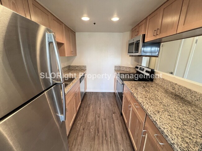 Building Photo - AVAILABLE AUGUST - Upstairs San Luis Obispo Condo - 2 Bedroom / 1 Bathroom