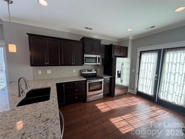 Building Photo - 29 Myrtle St