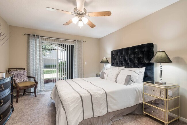 Building Photo - Parkway at Hunters Creek