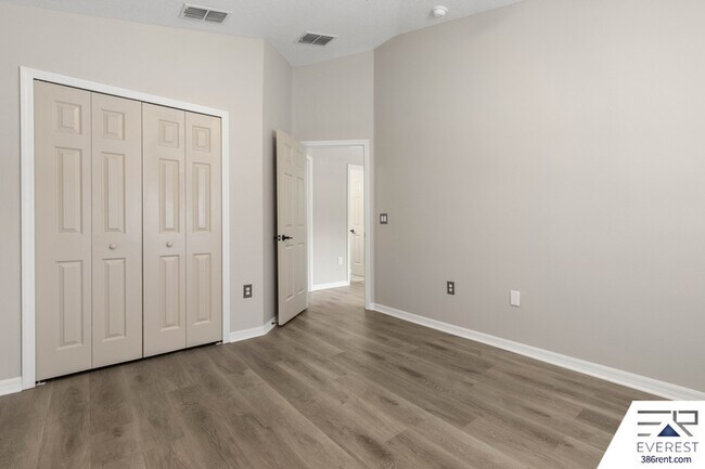 Building Photo - 60 Brigadoon Ln