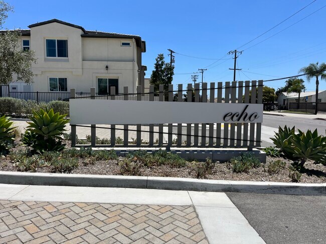 Building Photo - 54 Harmony Dr