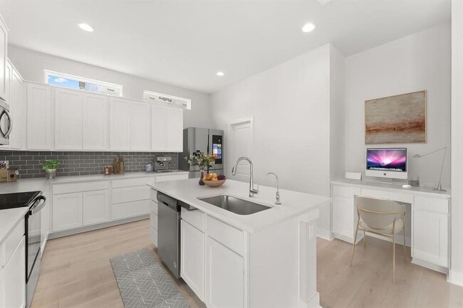 Building Photo - 2200 Grenache Dr