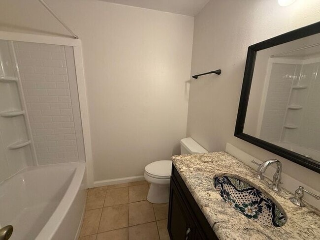 Building Photo - Gulf Breeze - Greenbriar Estates - 2 bedroom, 1 bathroom