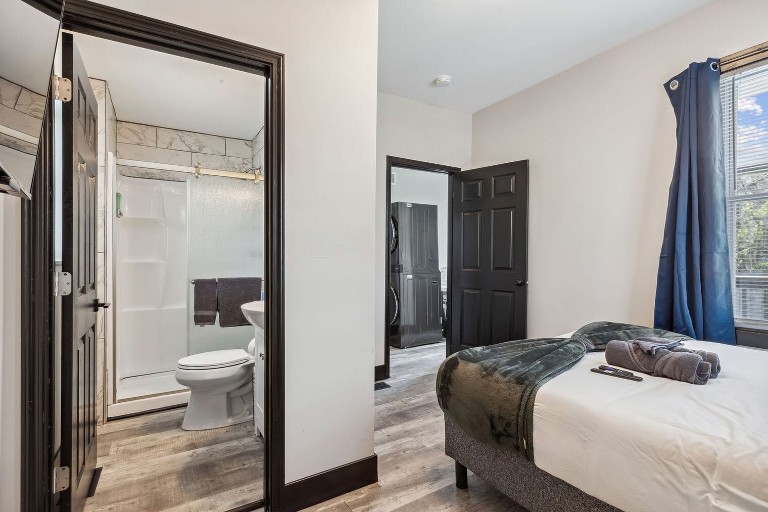 Building Photo - 2294 E 86th St