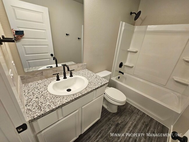 Building Photo - 2622 Tiffin Ave