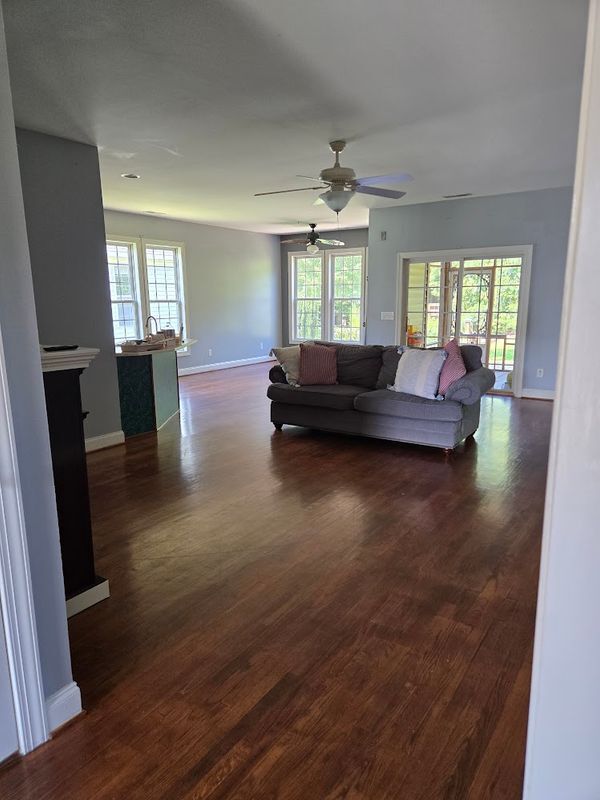 Building Photo - 2761 Country Club Dr