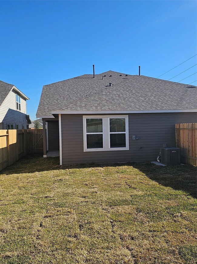 Building Photo - 5207 Shallowhurst Ln